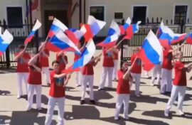 Государственному празднику посвятили флэшмоб