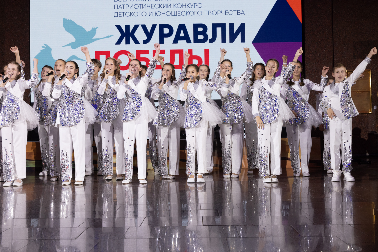Юные артисты вспомнили советские песни